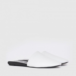 Woman shoes