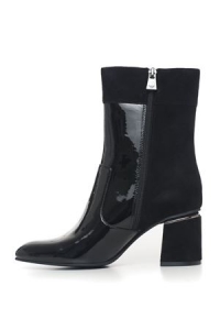 Woman shoes