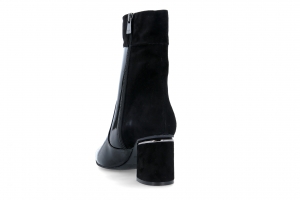 Woman shoes