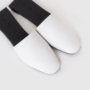 Woman shoes
