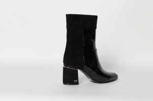 Woman shoes