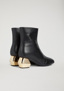 Woman boots