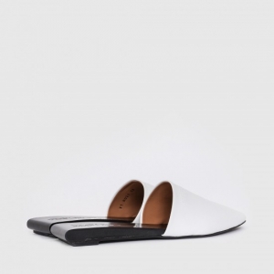 Woman shoes