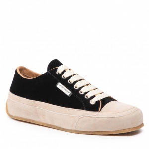 Woman shoes