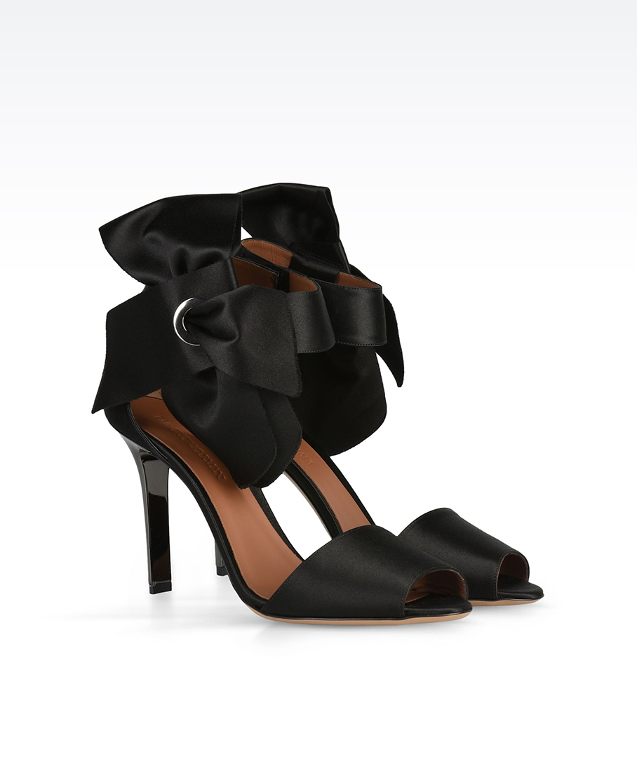 Woman shoes