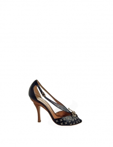 Woman shoes