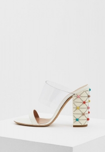 Woman shoes